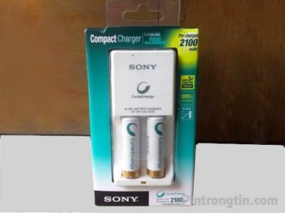 Máy sạc pin Sony Cycle Energy kèm 2 pin sony AA